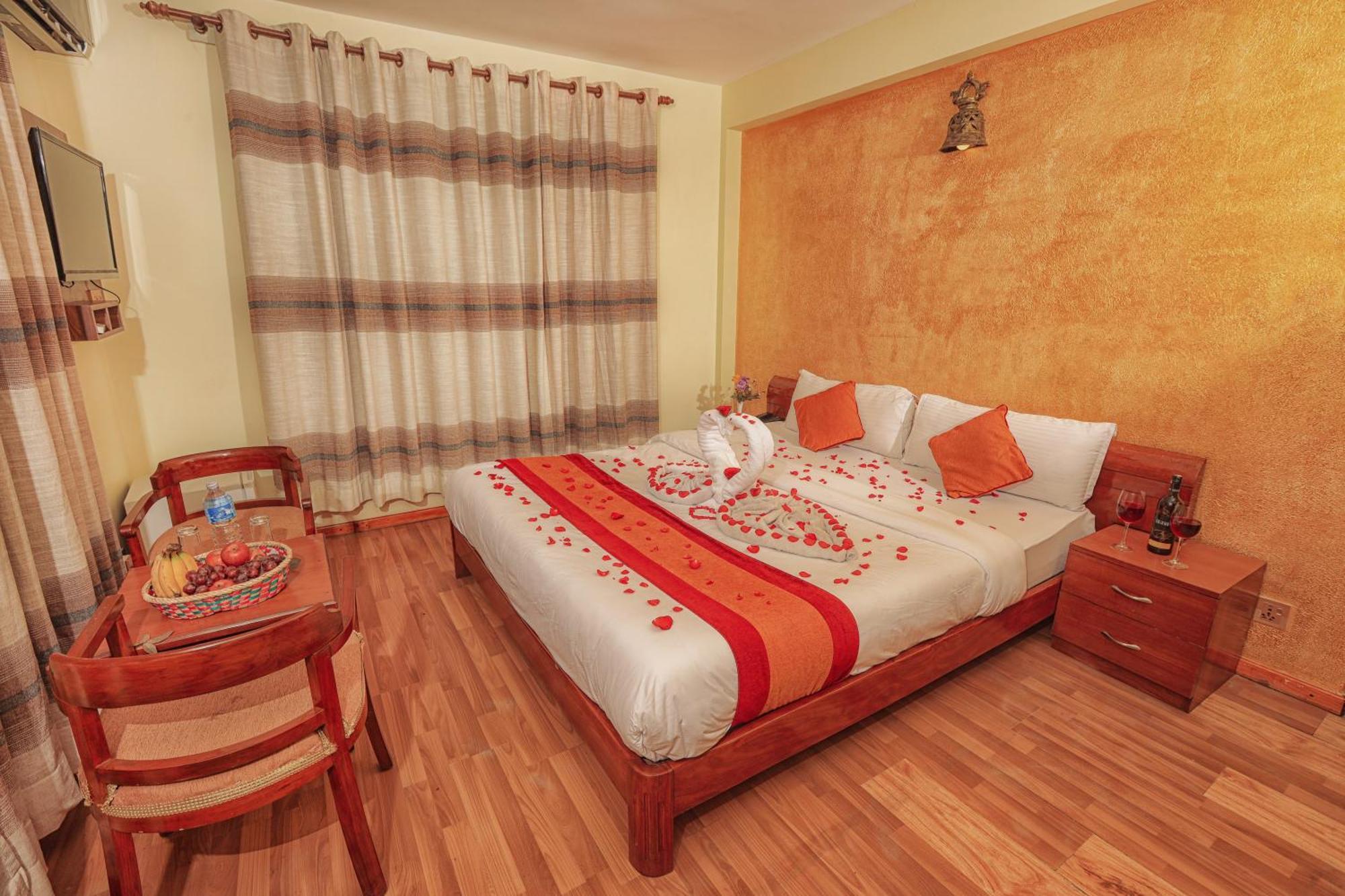 Royal Kings Hotel Katmandu Dış mekan fotoğraf